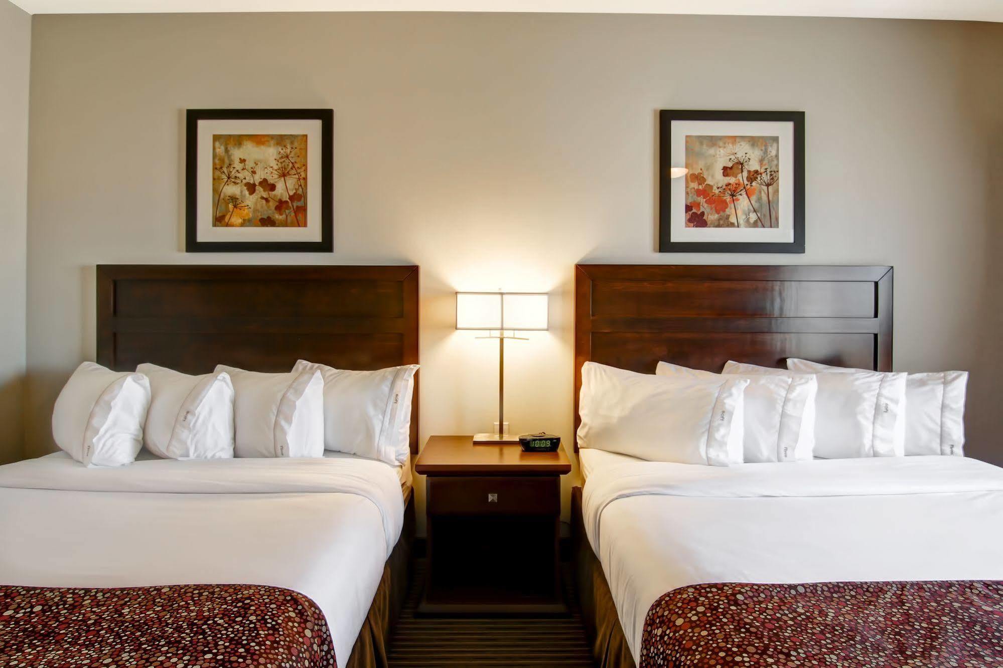 Canalta Hotel Tisdale Ngoại thất bức ảnh